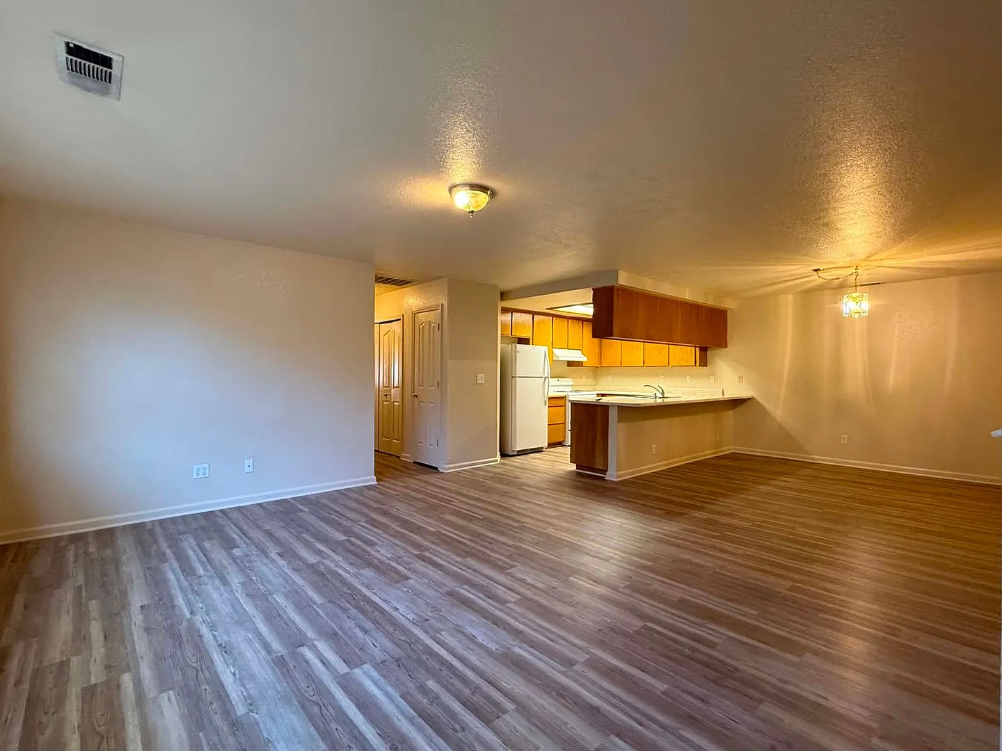 Derek - 155 - Duplex — Photo 4
