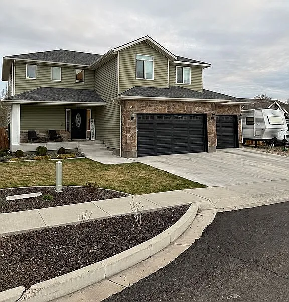 911 Benti Way — exterior photo