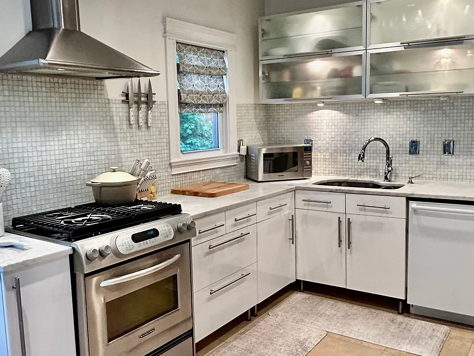 2 bed, 1.5 bath, 1080 sqft, $2,950 — Photo 3
