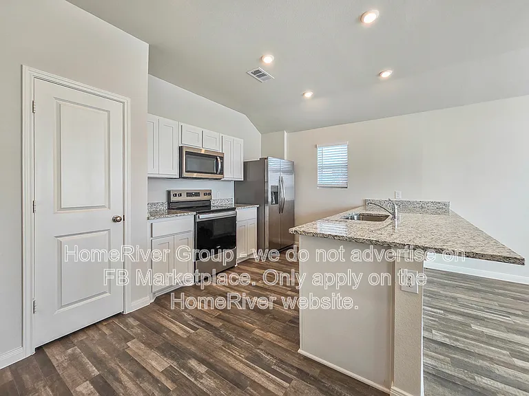 605 Jameson St — Photo 6