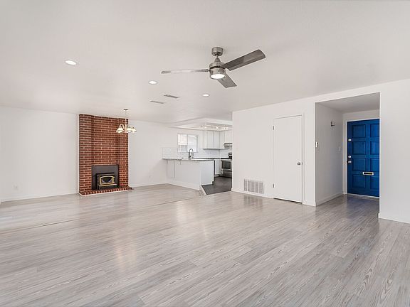 5th image of 3154 Rosemont Dr