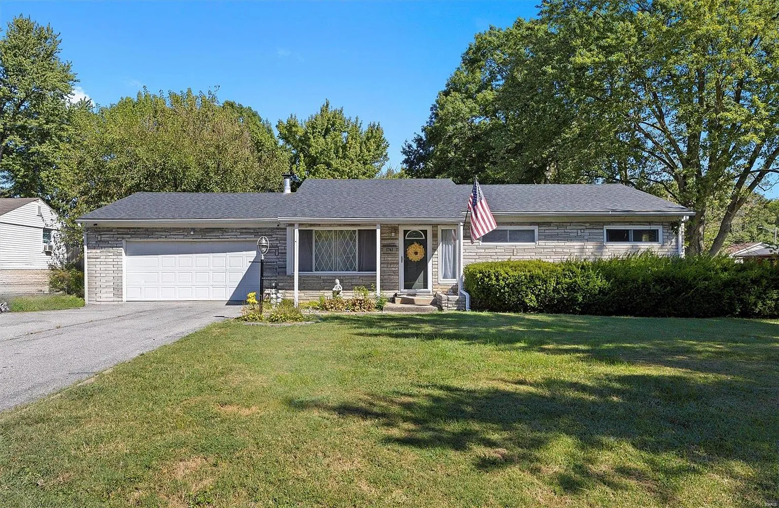 1741 Stevens St photo 1
