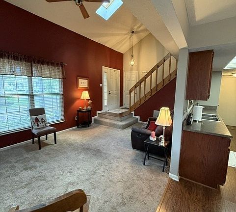 5th image of 2094 Foxknoll Dr