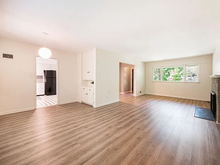 845 Mount Pleasant Ave — Photo 3