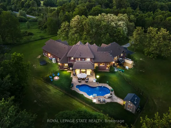 814 Binkley Rd, Hamilton, ON L9H 5E3