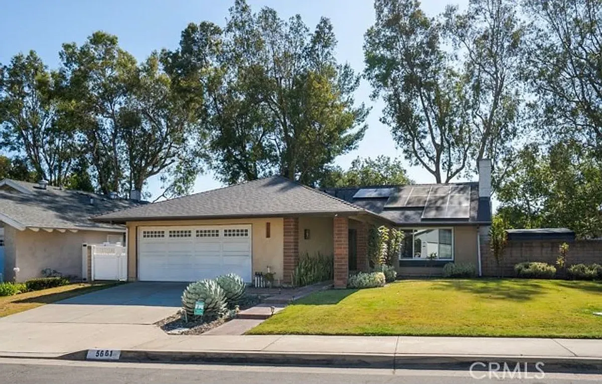 4 bed, 1400 sqft, $4,200 — Photo 2