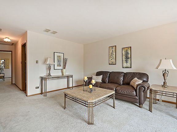 2nd image of 5340 Woodland Dr #J-1
