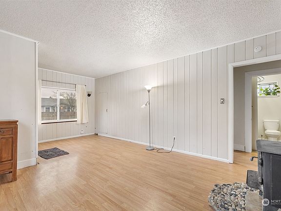 5th image of 3706 W C Street