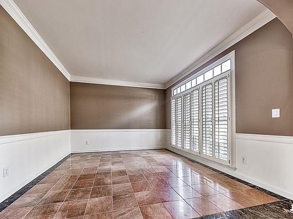 3rd image of 4230 Carillon Trce NW