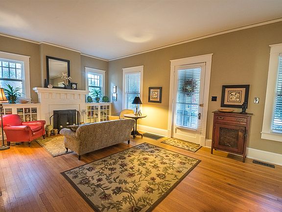 5th image of 701 Percy St