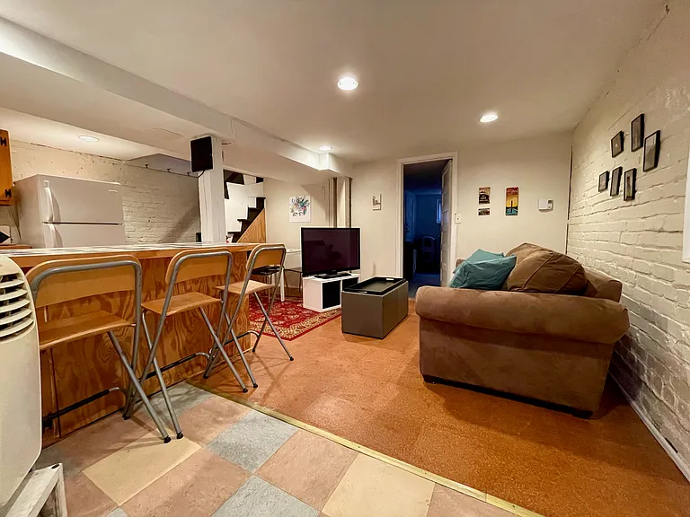 713 14th St SE #BASEMENT — Photo 9