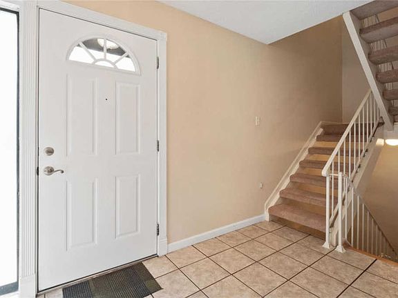 3rd image of 221 Braeshire Dr APT C