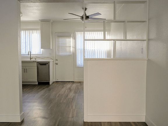5th image of 4839-51 Coldwater Canyon Ave #4839-04