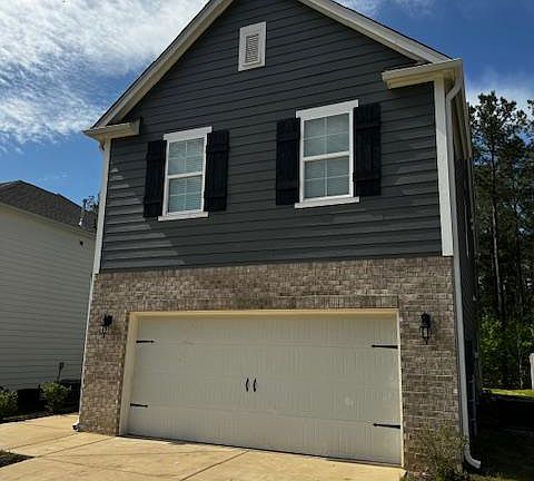 3rd image of 240 Chelsea Park Cir