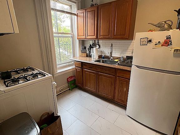 5th image of 712 Cypress Ave