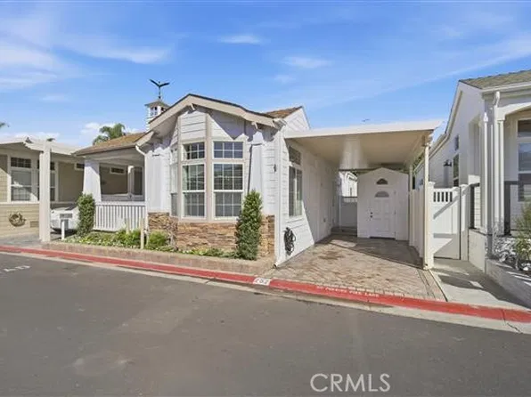 252 Mayflower Dr, Newport Beach, CA 92660