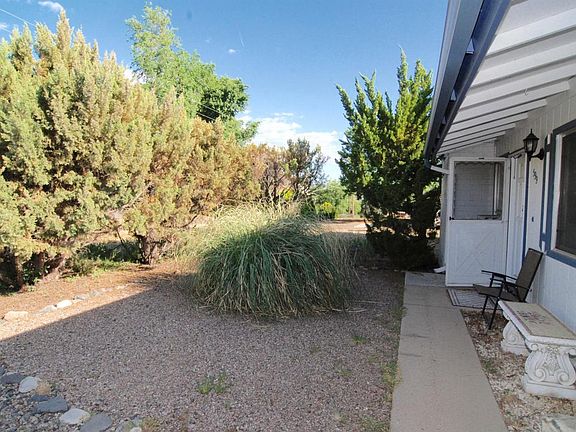3rd image of 599 Mosher Ln