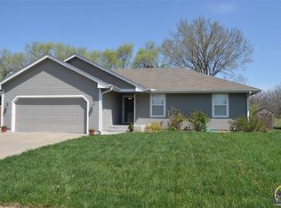 316 NE Aspen Ln, Topeka, KS 66617