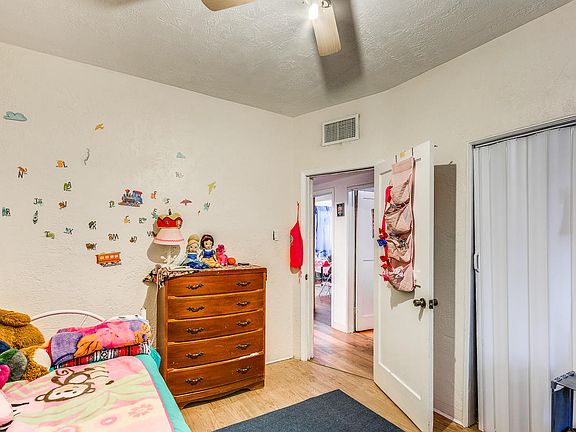 3rd image of 3523 Morehead Ave