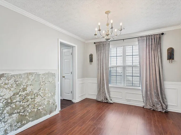 1130 Winthrope Chase Dr — Photo 4