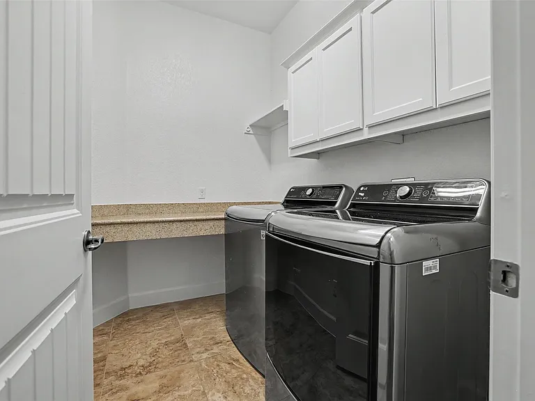 213 Southern Cross Dr — Photo 30