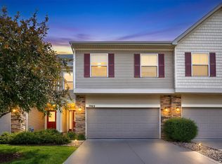 7902 Cottonwood Ln, West Des Moines, IA 50266