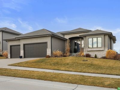 516 Sherwood Dr, Gretna, NE, 68028