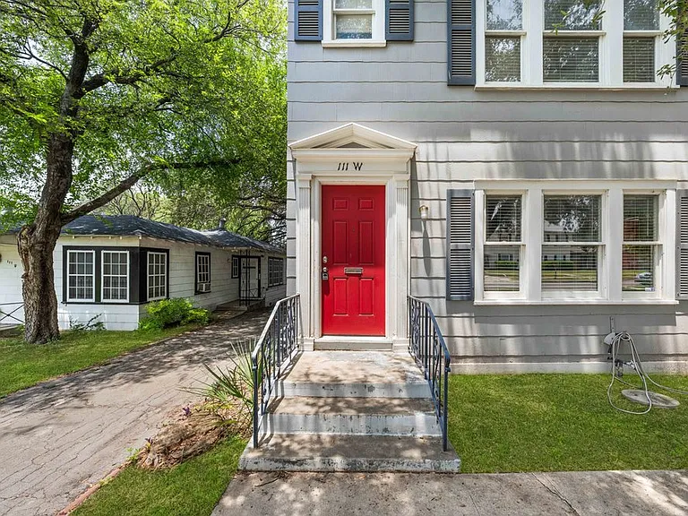 109 W Norwood Ct #1 — Photo 2