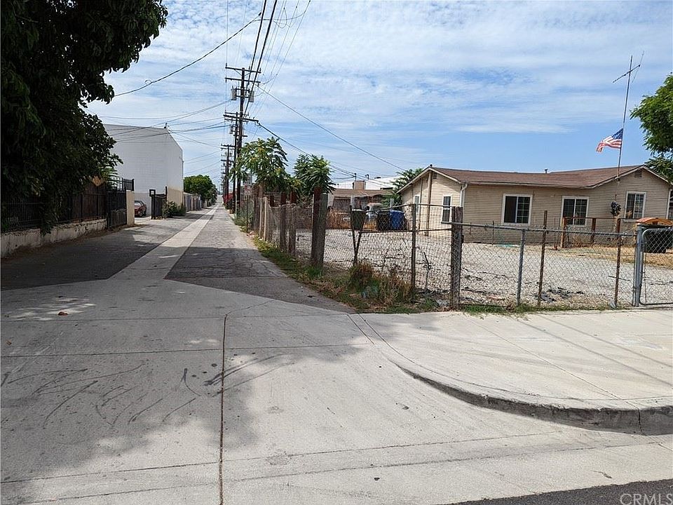 2nd image of 9912 Fern St