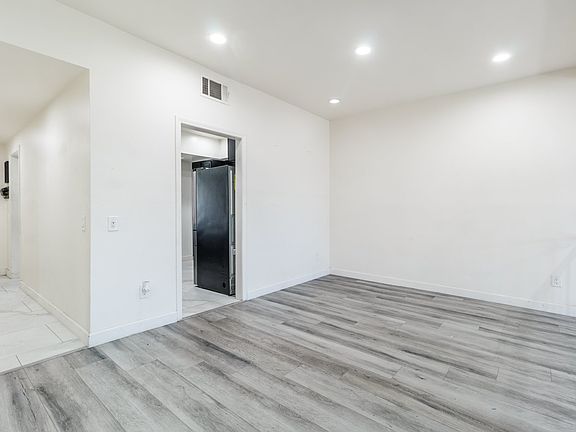 5th image of 19029 Nordhoff St Unit 205
