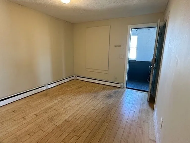 39 Hill St #201 — Photo 4