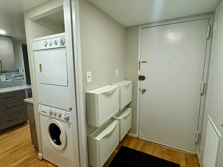 1534 Northgate Sq #11C — Photo 8