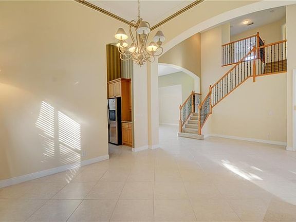5th image of 7107 NW 47th Ln