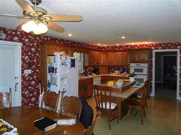 5th image of 2092 Chesapeake Dr