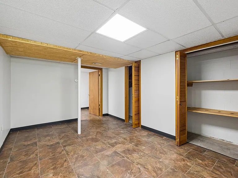 1810 Theresa Dr — Photo 35