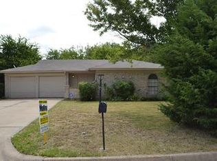 6921 Maryhill Rd, Forest Hill, TX 76140