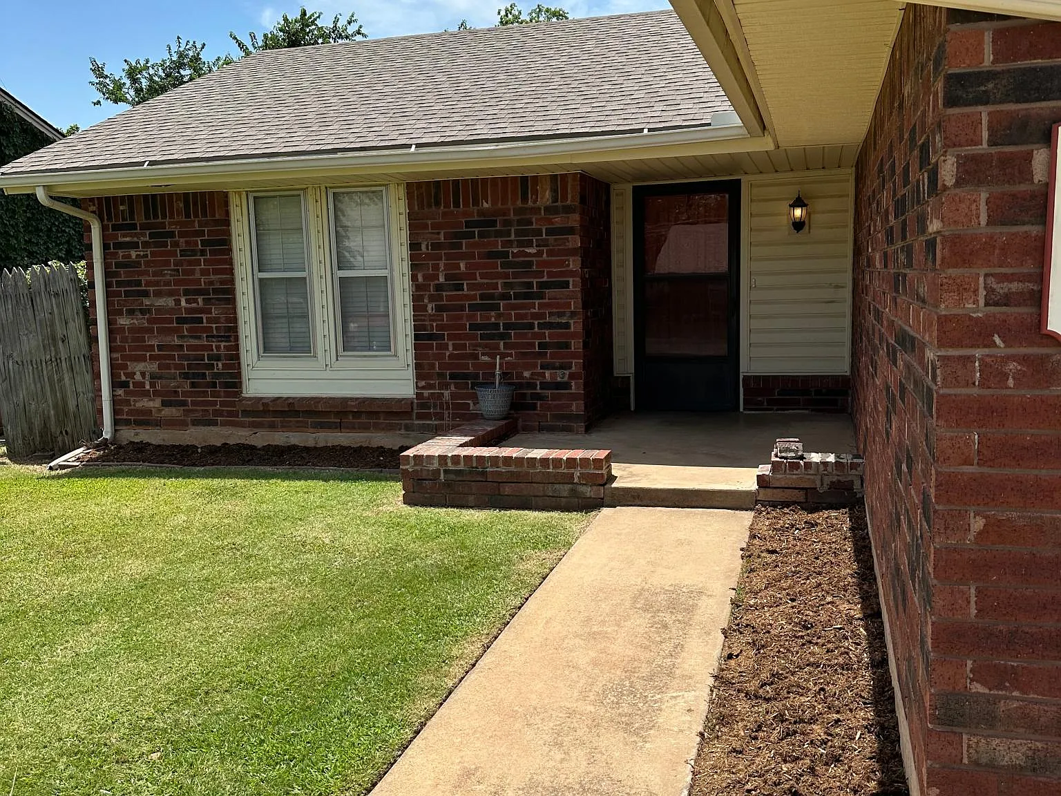 4 bed, 1725 sqft, $1,650 — Photo 2