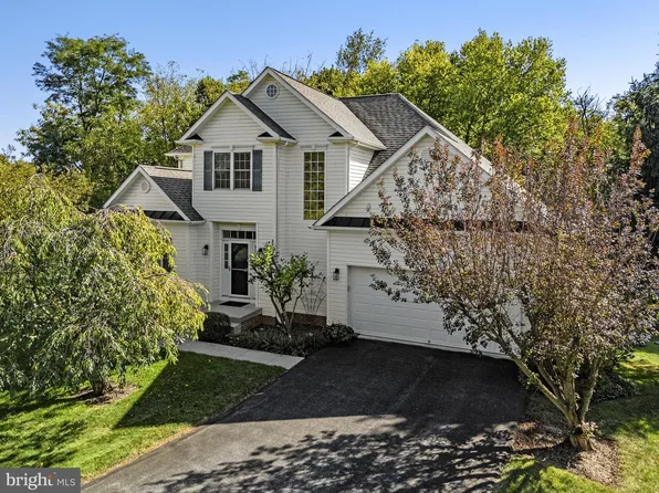 117 Pinehurst Ct, Charles Town, WV 25414