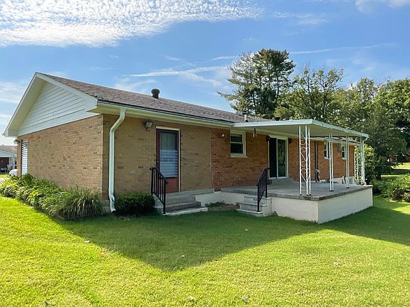 3rd image of 211 Blueberry Ln
