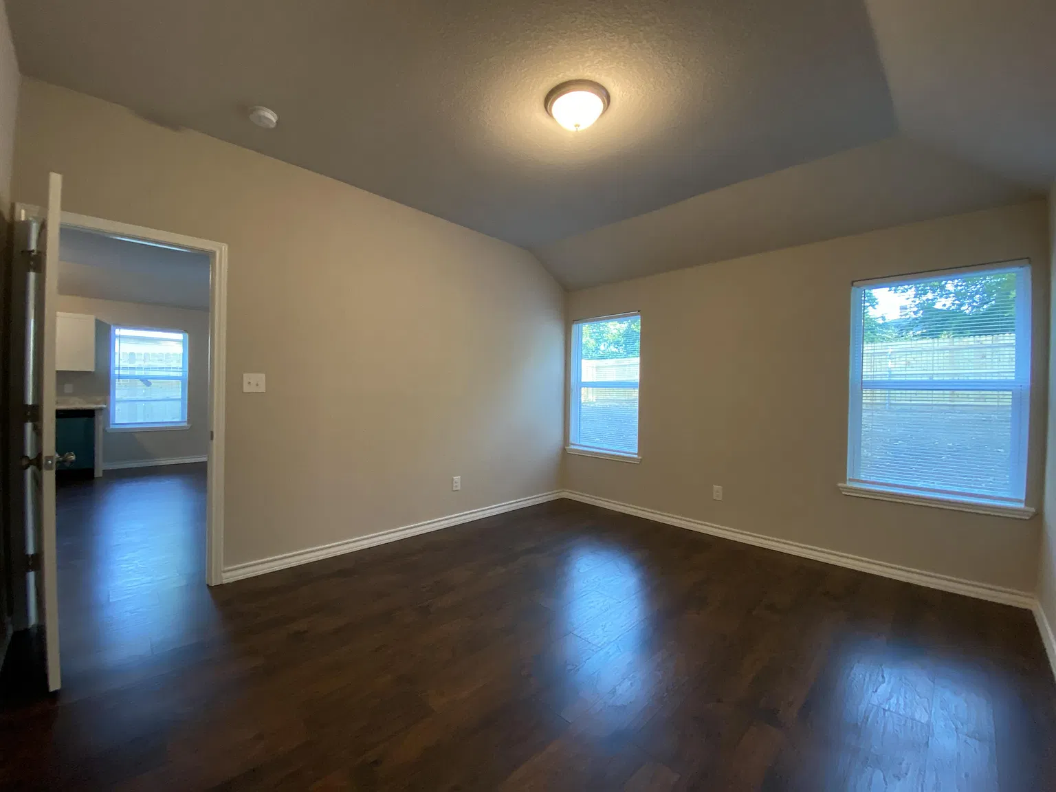1304 East Magnolia Ave; Fort Worth 7610 — Photo 2