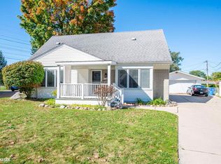 29691 Newport Dr, Warren, MI 48088