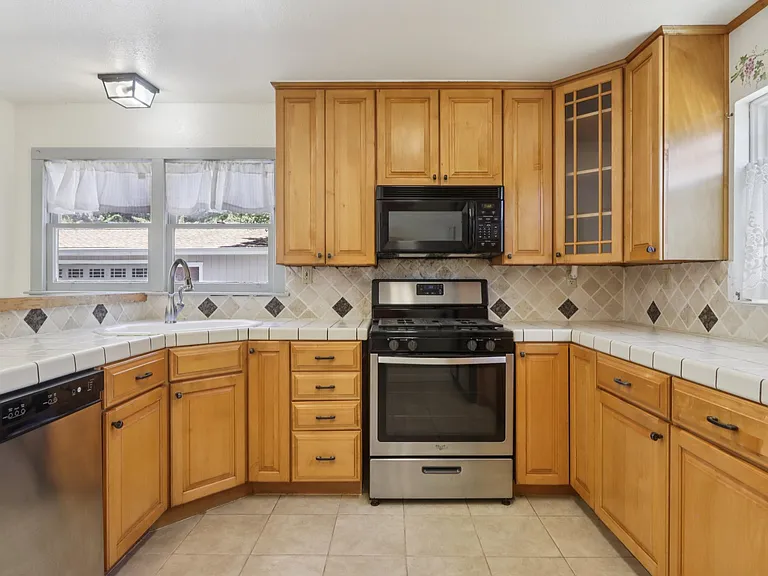 8201 Appian Way — Photo 3