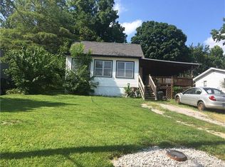 3918 New London Gravel Rd, Hannibal, MO 63401