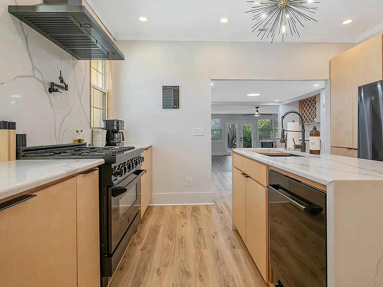 1208 Goodview Ave — Photo 50