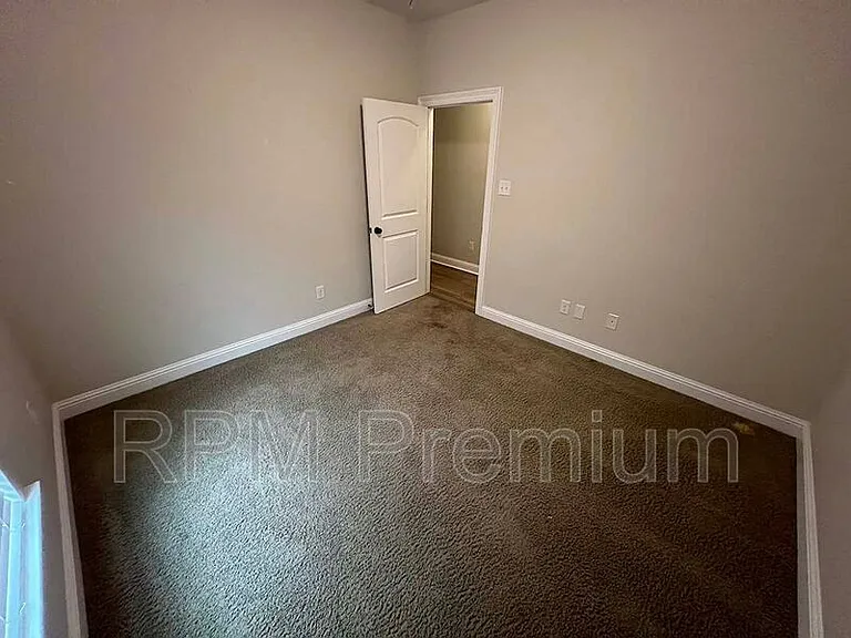6212 Lake Edge Dr — Photo 36