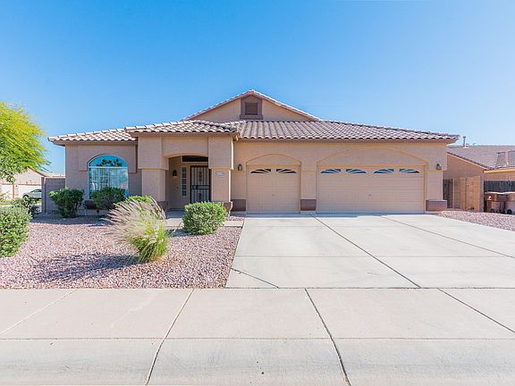 3rd image of 10739 W Deanna Dr