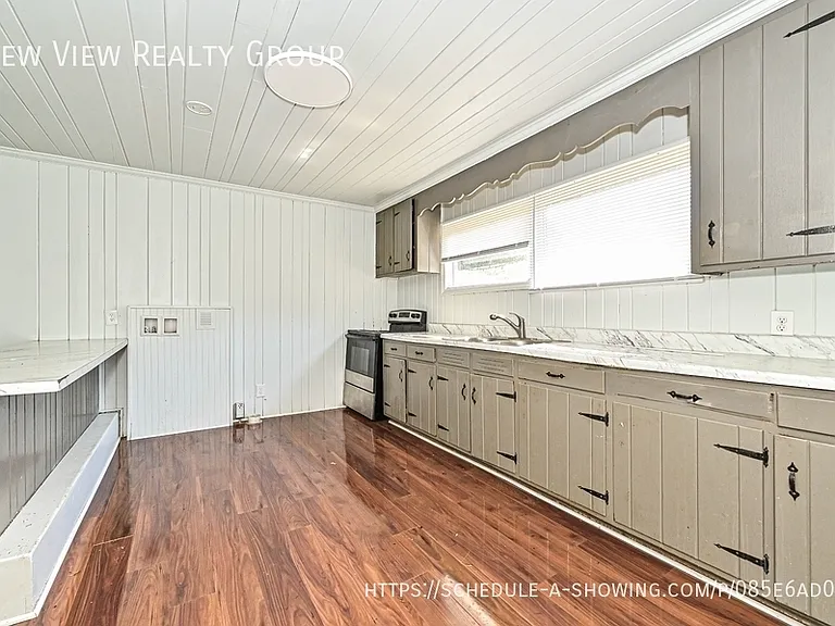 217 Bennett St — Photo 10