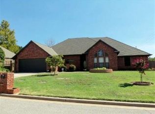 3001 NE Heritage Ln, Lawton, OK 73507