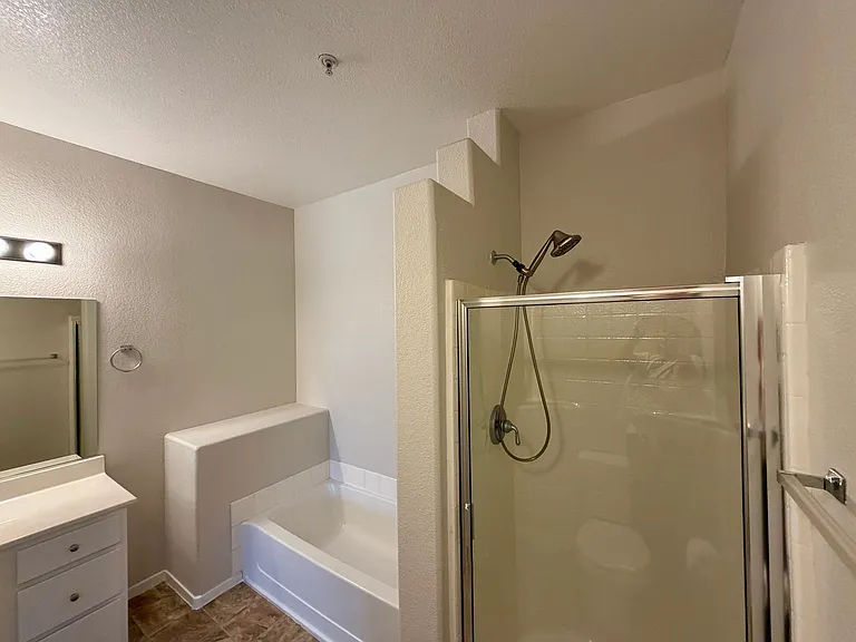 2291 W Horizon Ridge Pkwy #6231 — Photo 23
