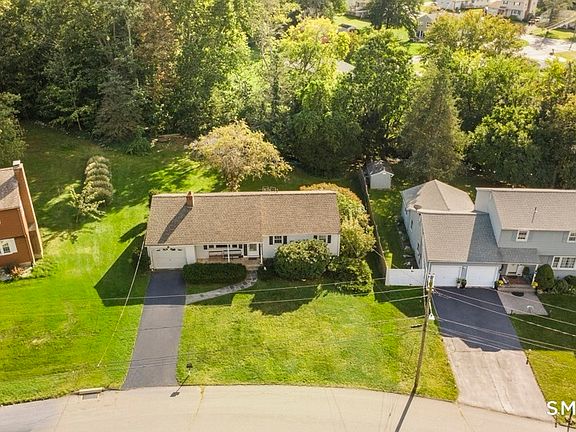 5th image of 292 Tumblebrook Road